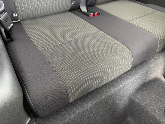 ジムニー XC 届出済未使用車 オーディオレス 革巻きステアリング 前席シートヒーター スズキセーフティサポート オートライト クルーズコントロール 純正LEDヘッドライト 純正フォグランプ 純正16インチAW(23枚目)