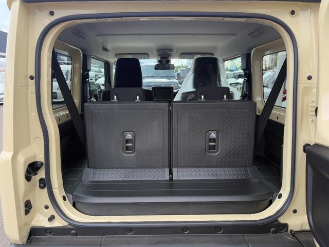 ジムニー XC 届出済未使用車 オーディオレス 革巻きステアリング 前席シートヒーター スズキセーフティサポート オートライト クルーズコントロール 純正LEDヘッドライト 純正フォグランプ 純正16インチAW(26枚目)