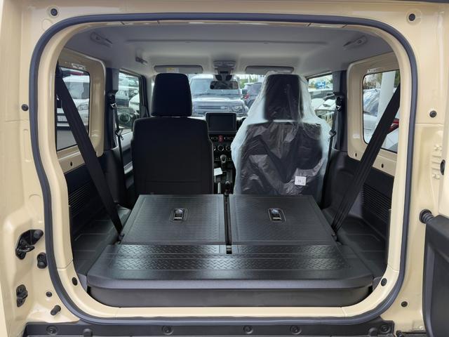 ジムニー XC 届出済未使用車 オーディオレス 革巻きステアリング 前席シートヒーター スズキセーフティサポート オートライト クルーズコントロール 純正LEDヘッドライト 純正フォグランプ 純正16インチAW(27枚目)