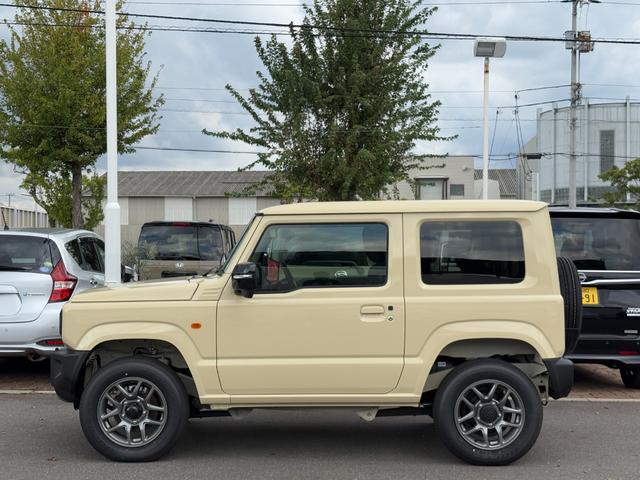 ジムニー XC 届出済未使用車 オーディオレス 革巻きステアリング 前席シートヒーター スズキセーフティサポート オートライト クルーズコントロール 純正LEDヘッドライト 純正フォグランプ 純正16インチAW(34枚目)