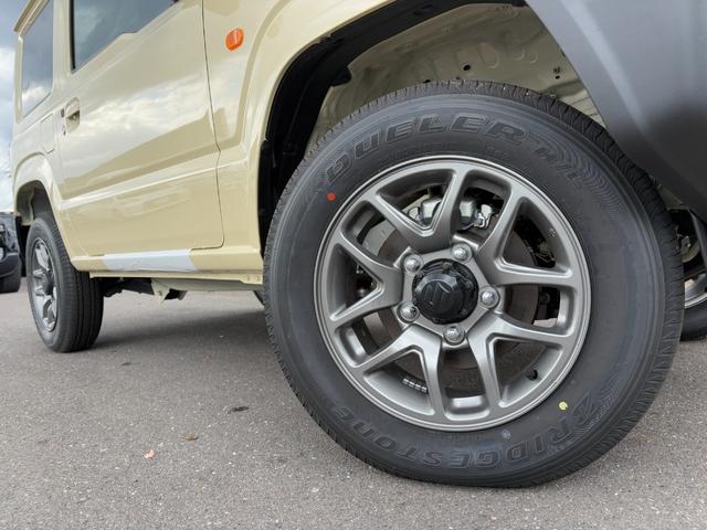ジムニー XC 届出済未使用車 オーディオレス 革巻きステアリング 前席シートヒーター スズキセーフティサポート オートライト クルーズコントロール 純正LEDヘッドライト 純正フォグランプ 純正16インチAW(41枚目)