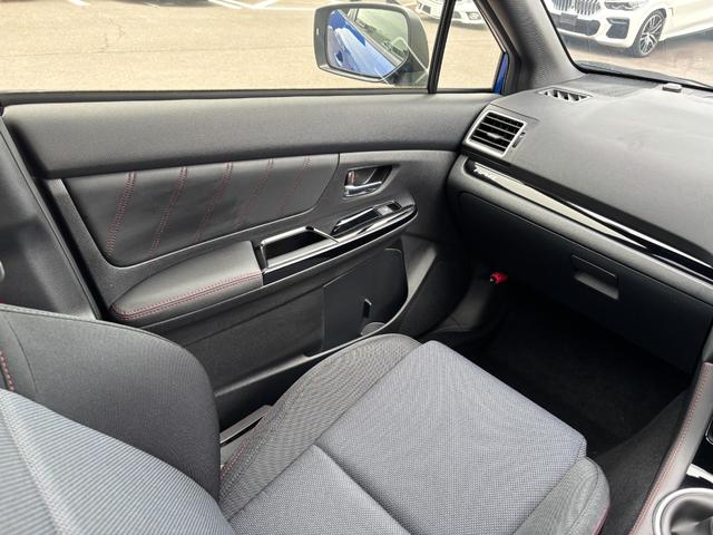 ＷＲＸ ＳＴＩ タイプＲＡ－Ｒ　５００台限定車　１オーナー　純正８型ナビ　フルセグＴＶ　バックモニター　レーダー探知機　ＥＴＣ２．０　純正ＬＥＤヘッドライト　Ｂｒｅｍｂｏディスクブレーキ　ＶＡＲＩＳウィング　ＢＢＳ１８インチＡＷ（4枚目）