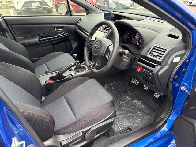 ＷＲＸ ＳＴＩ タイプＲＡ－Ｒ　５００台限定車　１オーナー　純正８型ナビ　フルセグＴＶ　バックモニター　レーダー探知機　ＥＴＣ２．０　純正ＬＥＤヘッドライト　Ｂｒｅｍｂｏディスクブレーキ　ＶＡＲＩＳウィング　ＢＢＳ１８インチＡＷ（22枚目）