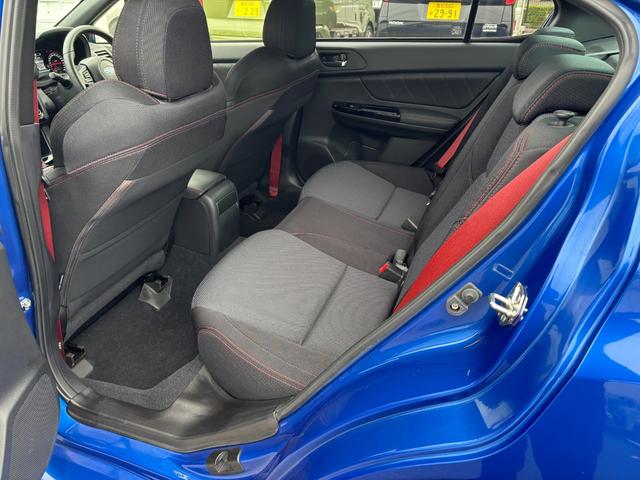 ＷＲＸ ＳＴＩ タイプＲＡ－Ｒ　５００台限定車　１オーナー　純正８型ナビ　フルセグＴＶ　バックモニター　レーダー探知機　ＥＴＣ２．０　純正ＬＥＤヘッドライト　Ｂｒｅｍｂｏディスクブレーキ　ＶＡＲＩＳウィング　ＢＢＳ１８インチＡＷ（34枚目）