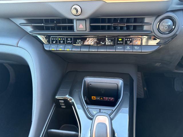 クラウンスポーツ Z 買取直販 1オーナー メーカー装着12.3インチメモリーナビ 黒本革シート BSM パノラミックビューモニター― デジタルインナーミラー 置くだけ充電 純正21インチAW(シルバー塗装)(16枚目)