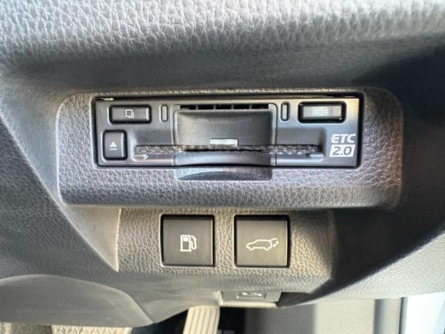 クラウンスポーツ Z 買取直販 1オーナー メーカー装着12.3インチメモリーナビ 黒本革シート BSM パノラミックビューモニター― デジタルインナーミラー 置くだけ充電 純正21インチAW(シルバー塗装)(18枚目)