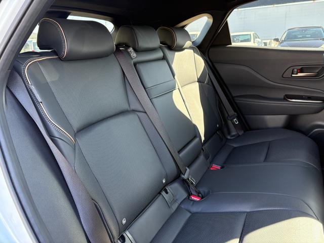 クラウンスポーツ Z 買取直販 1オーナー メーカー装着12.3インチメモリーナビ 黒本革シート BSM パノラミックビューモニター― デジタルインナーミラー 置くだけ充電 純正21インチAW(シルバー塗装)(29枚目)