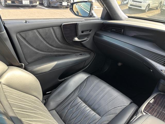 ＬＳ ＬＳ５００ｈ　バージョンＬ　買取直販　メーカー装着１２．３型ナビ　ＥＴＣ２．０　純正ドライブレコーダー　黒本革シート　サンルーフ　パワートランクリッド　三眼フルＬＥＤヘッドライト　モデリスタフロントスポイラー　純正１９インチＡＷ（4枚目）