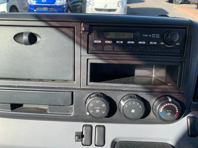 キャンター 全低床　２ｔ　垂直パワーゲート付（14枚目）