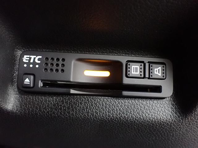 シャトル ハイブリッドZホンダセンシング 8inナビ・フルセグ・バックカメラ・ドラレコ・ETC・サイドカーテンエアーバッグ・クルーズC・シートヒーター・LEDライト・16AW カーテンエアバック 前席シートヒーター イモビ Bカメラ クルコン(5枚目)