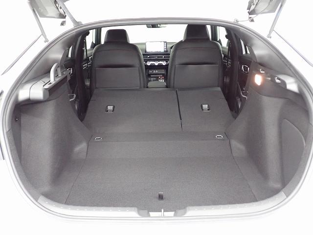 シビック e:HEV ホンダセンシング・ナビ・フルセグ・バックカメラ・ETC・サイドカーテンエアーバッグ・クルーズC・電動シート/ヒーター・18AW 盗難防止システム クリアランスソナー オートクルーズコントロール ABS(17枚目)