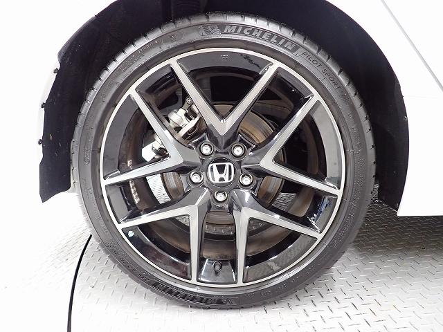 シビック e:HEV ホンダセンシング・ナビ・フルセグ・バックカメラ・ETC・サイドカーテンエアーバッグ・クルーズC・電動シート/ヒーター・18AW 盗難防止システム クリアランスソナー オートクルーズコントロール ABS(18枚目)