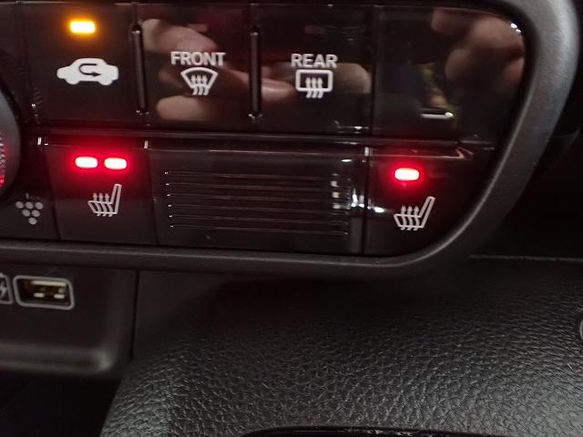 N-WGN Lスタイル+ビター ホンダセンシング・インターナビ・バックカメラ・ETC・サイドカーテンエアーバッグ・クルーズC・シート/ヒーター・LEDライト ETC付き スマートキ サイドエアバック USB バックモニター クルコン(13枚目)