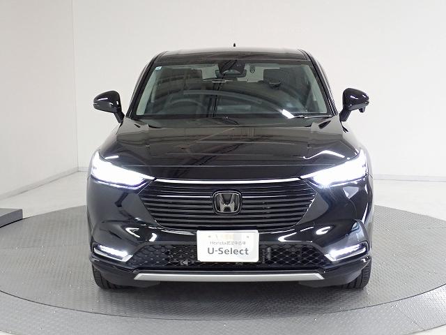 ＬＥＤヘッドライト、ＨＩＤより明るく省電力のヘッドライトが装着されています。また点灯忘れも防止できるオートライトコントロール機能もついているので、夜間のドライブもより安全に楽しめますよ