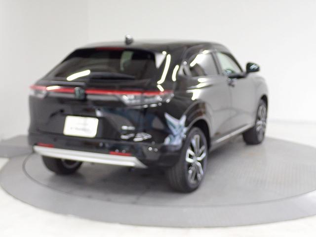 プライバシーガラスが装備されています。外を見るときには気にならずに、後方車両からは車内が見えにくい設計です、周りを気にせず、快適に運転できますよ。