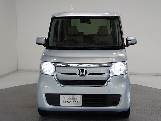 ＨＩＤより明るいＬＥＤヘッドライトが装備されています。より明るく！省電力！で、夜間走行時や雨の日に明るく安全に前方を照らすことが出来ます。