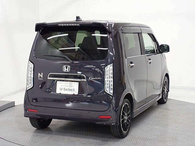 リアガラスはもちろんプライバシーガラスで周りの視線も気にならないので、お子様・ご友人もゆったりとした居住空間を満喫できるはずです！