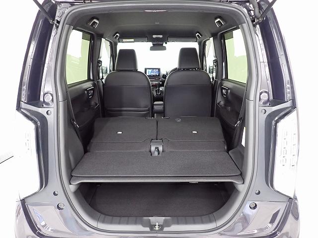 リアシートを使用しない時は、前に倒せば更に広々ラゲッジスペースの出来上がりです、更にたくさんの荷物が積み込み可能です！