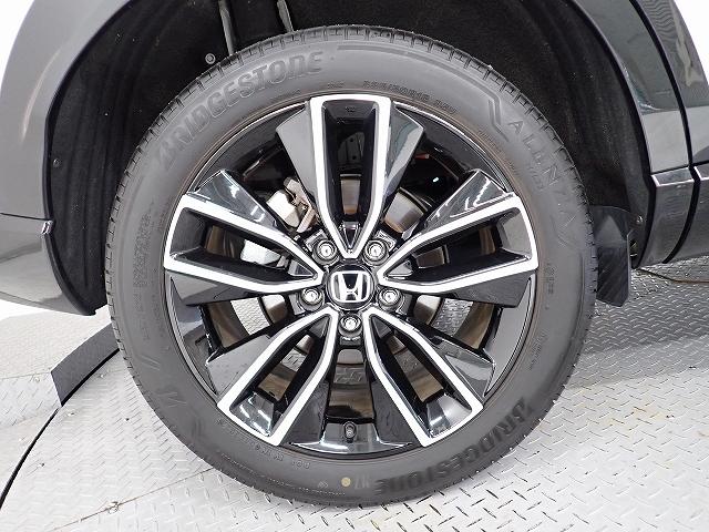 アルミホイールは安心のホンダ純正！車のデザインにもマッチしています。