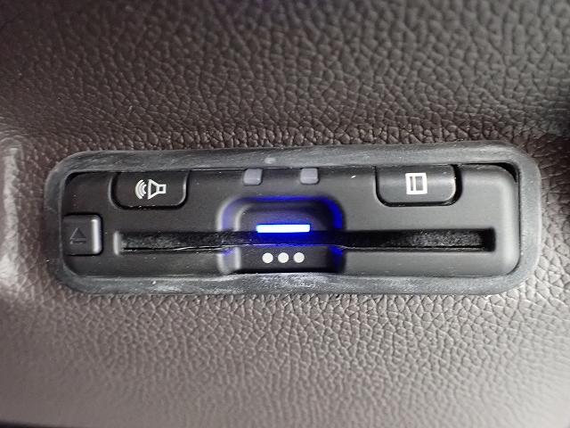 フリード Ｇ　ホンダセンシング・ナビ・フルセグ・バックカメラ・前後ドラレコ・ＥＴＣ・オートクルーズ・両側ＰＳＤ・シートヒーター　パーキングセンサー　Ａクルーズ　３列シート　パワーウインドウ　地デジ　Ｒカメラ　イモビ（5枚目）