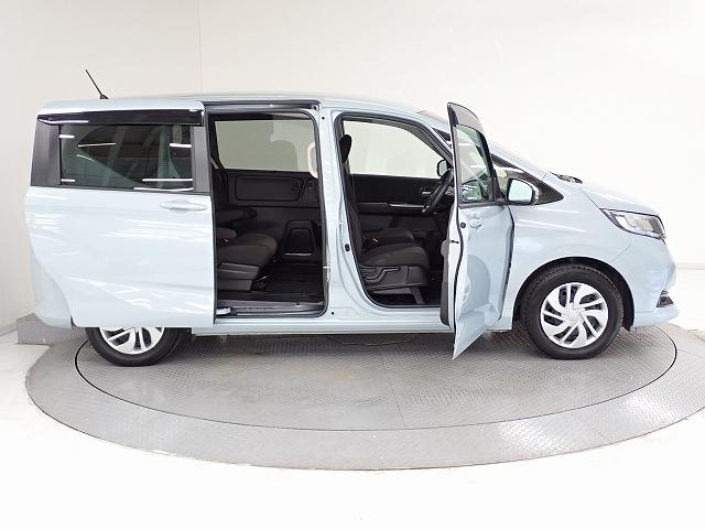 フリード Ｇ　ホンダセンシング・ナビ・フルセグ・バックカメラ・前後ドラレコ・ＥＴＣ・オートクルーズ・両側ＰＳＤ・シートヒーター　パーキングセンサー　Ａクルーズ　３列シート　パワーウインドウ　地デジ　Ｒカメラ　イモビ（9枚目）