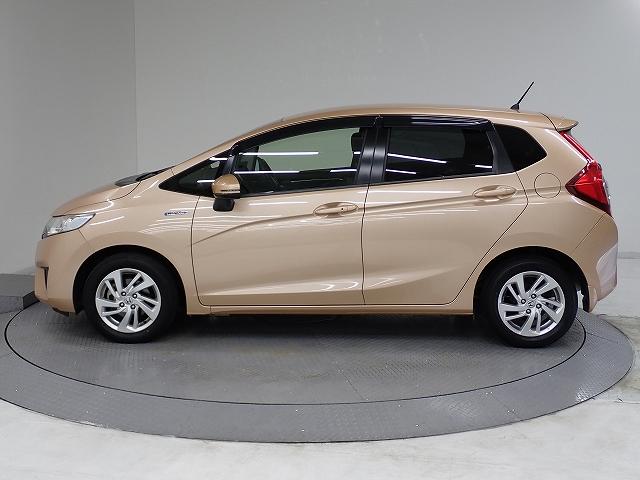 フィットハイブリッド Ｌパッケージ　ナビ・フルセグ・バックカメラ・クルーズコントロール・ＥＴＣ・ＨＩＤライト・１５ＡＷ　ナビ＆ＴＶ　地デジフルセグＴＶ　ＵＳＢ　ＥＣＯＮ　オートクルーズコントロール　イモビライザー　ＥＳＣ　ＡＢＳ（8枚目）