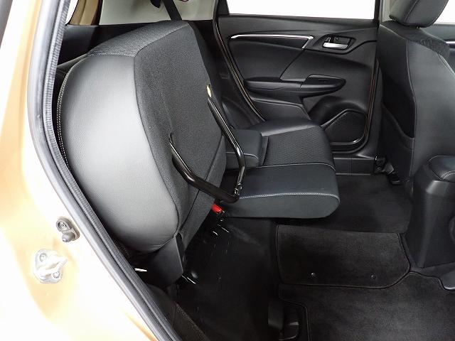 フィットハイブリッド Ｌパッケージ　ナビ・フルセグ・バックカメラ・クルーズコントロール・ＥＴＣ・ＨＩＤライト・１５ＡＷ　ナビ＆ＴＶ　地デジフルセグＴＶ　ＵＳＢ　ＥＣＯＮ　オートクルーズコントロール　イモビライザー　ＥＳＣ　ＡＢＳ（14枚目）