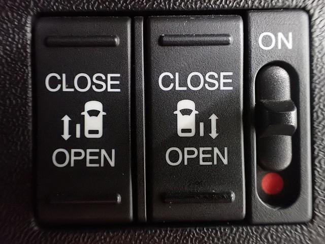 ステップワゴンスパーダ ｅ：ＨＥＶスパーダＧホンダセンシング　ナビ・フルセグ・バックカメラ・前後ドラレコ・ＥＴＣ・オートクルーズ・両側ＰＳＤ・ダブルエアコン・ＬＥＤ・１６ＡＷ　ＬＥＤライト　ドライブレコーダ　セキュリティアラーム　横滑り防止装置　Ｂカメラ　ＡＡＣ（10枚目）