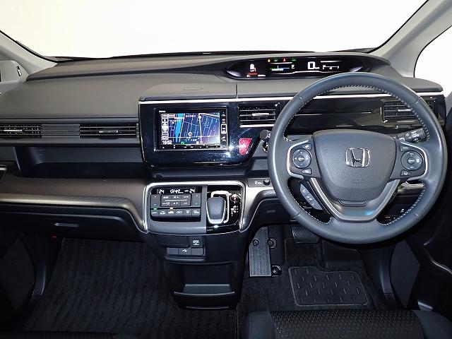 ステップワゴンスパーダ ｅ：ＨＥＶスパーダＧホンダセンシング　ナビ・フルセグ・バックカメラ・前後ドラレコ・ＥＴＣ・オートクルーズ・両側ＰＳＤ・ダブルエアコン・ＬＥＤ・１６ＡＷ　ＬＥＤライト　ドライブレコーダ　セキュリティアラーム　横滑り防止装置　Ｂカメラ　ＡＡＣ（13枚目）