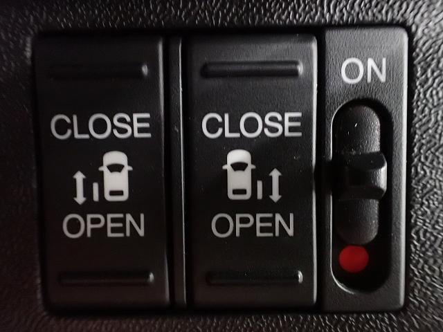 ステップワゴンスパーダ スパーダハイブリッドＧ・ＥＸホンダセンシング　１０インチナビ・フルセグ・全周囲カメラ・リヤ席モニター・前後ドラレコ・ＥＴＣ・サイドカーテンエアーバッグ・オートクルーズ・両側ＰＳＤ・シートヒーター・ＬＥＤ・１６ＡＷ　フルオートエアコン　キーフリー（10枚目）