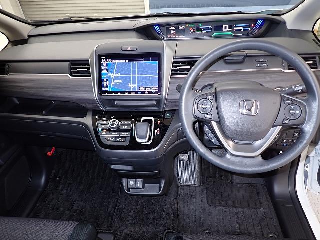 フリードハイブリッド ハイブリッド・Ｇブラックスタイル　ホンダセンシング・９インチナビ・フルセグ・バックカメラ・前後ドラレコ・ＥＴＣ・オートクルーズ・両側ＰＳＤ・シートヒーター・ＬＥＤ・１５ＡＷ　Ｗ電動ドア　オートクルーズコントロール　ドライブレコーダー（12枚目）