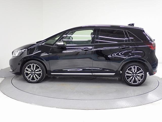 フィット ｅ：ＨＥＶリュクス　ホンダセンシング・ナビ・フルセグ・バックカメラ・前後ドラレコ・ＥＴＣ・サイドカーテンエアーバッグ・オートクルーズ・シートヒーター・ＬＥＤ・１６ＡＷ　リアカメラ　ＥＴＣ付　クルーズコントロール　ＤＶＤ（9枚目）