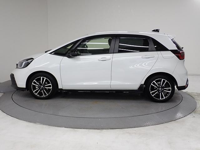 フィット ＲＳ　デモカーＵＰ・ホンダセンシング・ディスプレイＯＤ・バックカメラ・ドラレコ・ＥＴＣ・サイドカーテンエアーバッグ・オートクルーズ・ＬＥＤ・１６ＡＷ　ＵＳＢポート　コーナーセンサー　リアカメラ　エアコン（9枚目）