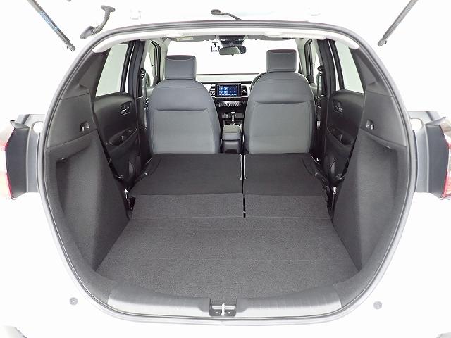 フィット ＲＳ　デモカーＵＰ・ホンダセンシング・ディスプレイＯＤ・バックカメラ・ドラレコ・ＥＴＣ・サイドカーテンエアーバッグ・オートクルーズ・ＬＥＤ・１６ＡＷ　ＵＳＢポート　コーナーセンサー　リアカメラ　エアコン（17枚目）