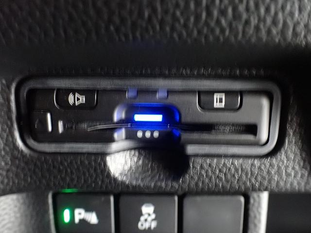 N-BOXカスタム L センシング・ナビ・フルセグ・バックカメラ・ETC・サイドカーテンエアーバッグ・クルーズC・左側PSD・LED・14AW Pソナー サイドエアバッグ ナビTV Aストップ シートヒータ ベンチシート(5枚目)