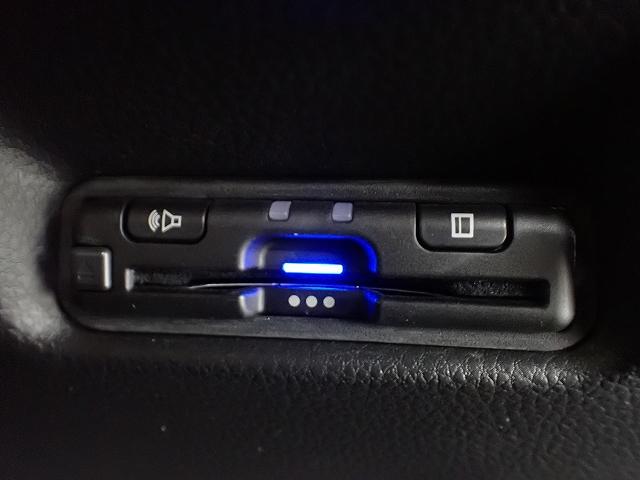 フィット e:HEVクロスター フルオートエアコン 前後センサー LEDランプ エアバッグ サイドエアバック オートクルーズコントロール VSA ETC バックカメラ USB パワステ ABS キーレス Sキー(5枚目)