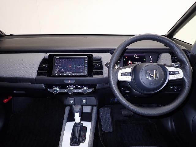 フィット e:HEVクロスター フルオートエアコン 前後センサー LEDランプ エアバッグ サイドエアバック オートクルーズコントロール VSA ETC バックカメラ USB パワステ ABS キーレス Sキー(12枚目)