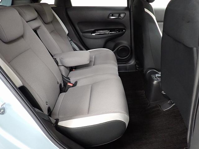 フィット e:HEVクロスター フルオートエアコン 前後センサー LEDランプ エアバッグ サイドエアバック オートクルーズコントロール VSA ETC バックカメラ USB パワステ ABS キーレス Sキー(14枚目)