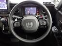 ハンドル左側にはオーディオ操作が出来るオーディオリモートコントロールスイッチ、右側にはHondaSENSINGとオートクルーズコントロールのスイッチを装備!