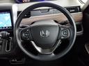 ハンドル左側にはオーディオ操作が出来るオーディオリモートコントロールスイッチ、右側にはHondaSENSINGとオートクルーズコントロールのスイッチを装備!