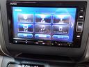 ホンダ純正ナビなのでダッシュボードにスッキリと収まっています。土地勘の無い所でも道に迷わず安心ですね！。ＡＶも色々視聴でるのでドライブも楽しくなりますよ！