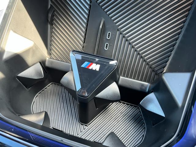 Ｘ３ ２０ｄ　ｘＤｒｉｖｅ　Ｍスポーツ　ヴェガンザブラックレザー　ハーマーンカードンサウンドシステム　ナビ　ＴＶ　アラウンドビューモニター　パドルシフト　２０インチアルミホイール　パワーシート　シートヒーター　コンフォートアクセス　ＥＴＣ（30枚目）