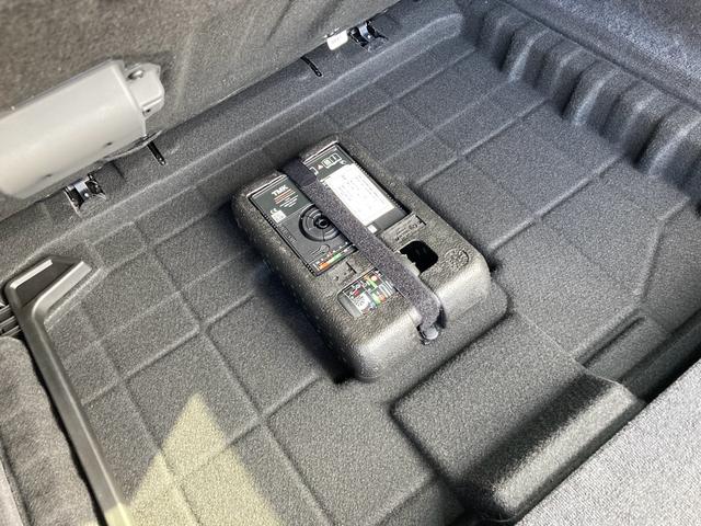 ３シリーズ ３２０ｄ　ｘＤｒｉｖｅツーリング　Ｍスポーツ　ブラックヴァーネスカレザー　純正ナビ　全方位モニター　１９ＡＷ　コンフォートアクセス　メモリー機能付きパワーシート　シートヒーター　パドルシフト　アダプティブクルーズコントロール（28枚目）