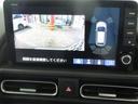 フリード ｅ：ＨＥＶクロスター　純正ナビ　テレビ　Ｂｌｕｅｔｏｏｔｈ接続　ホンダセンシング　スマートキー　プッシュスタート　両側電動スライドドア　シートヒーター　ＥＴＣ　アイドリングストップ（7枚目）