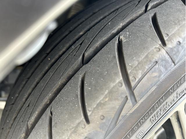 タイヤは５部山