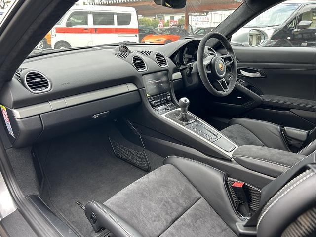 718ケイマン 718ケイマンGT4(11枚目)