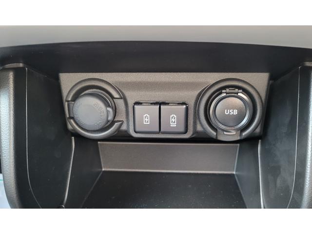 スイフト ハイブリッドＭＺ　全方位モニター付メモリーナビ　９インチＨＤディスプレイ　フルセグテレビ　ＤＶＤ／ＣＤプレーヤー　Ｂｌｕｅｔｏｏｔｈ　電動パーキングブレーキ　フルオートエアコン　シートヒーター　ＬＥＤヘッドライト（10枚目）