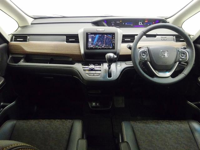 フリード クロスター・ホンダセンシング 両PSD 地デジ エアバック Iストップ VSA リヤカメラ 3列シート DVD再生 イモビライザー キーフリー パワステ クルコン AAC LEDライト シートヒータ(13枚目)