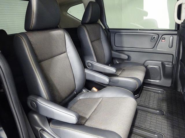 フリード クロスター・ホンダセンシング 両PSD 地デジ エアバック Iストップ VSA リヤカメラ 3列シート DVD再生 イモビライザー キーフリー パワステ クルコン AAC LEDライト シートヒータ(16枚目)