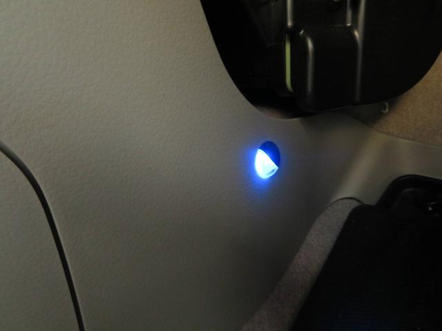 エブリイワゴン PZターボスペシャル ハイルーフ デュアルカメラブレーキサポート 社外9インチSDナビ ETC 前後方ドライブレコーダー 純正フロアマット オートステップ マルチルーフバー(サイド) フロアイルミネーション スペアキー(20枚目)